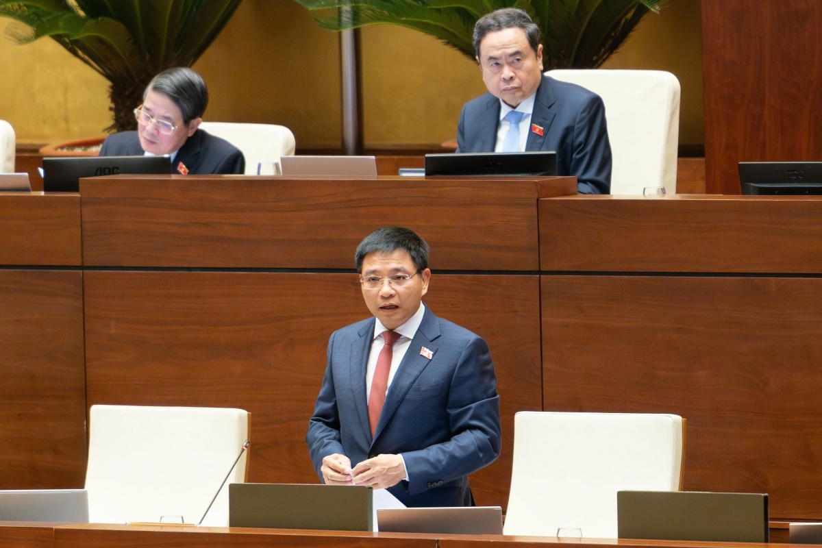 Ông Nguyễn Văn Thắng, Bộ trưởng Bộ Tài chính giải trình một số ý kiến đại biểu quan tâm.