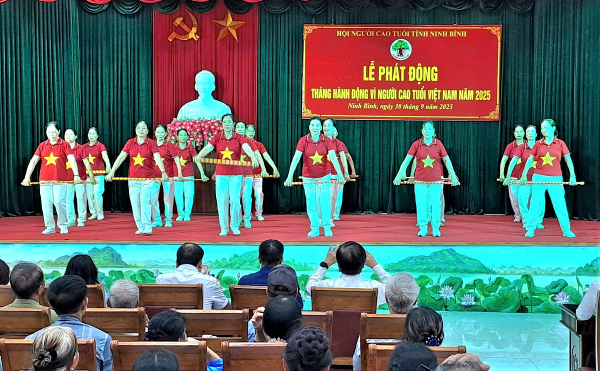 Bài dưỡng sinh sôi động, khỏe khoắn của NCT tỉnh Ninh Bình