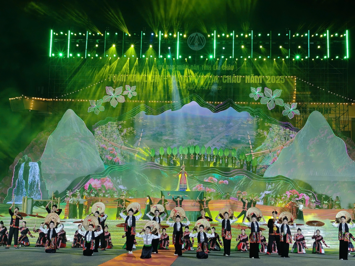Lai Châu: Trong đêm khai mạc Tuần Du lịch – Văn hóa và Giải Marathon năm 2025 với chủ đề “Về với những đỉnh núi Lai Châu kỳ vĩ”