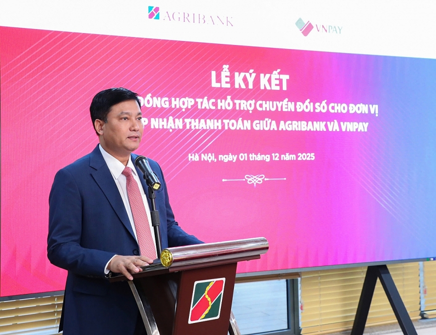 Ông Phạm Toàn Vượng - Thành viên Hội đồng thành viên, Tổng Giám đốc Agribank phát biểu chào mừng tại Lễ ký kết.