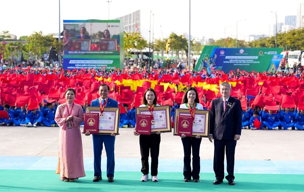 Lập kỷ lục kép Việt Nam và thế giới với màn đồng diễn võ nhạc Vovinam