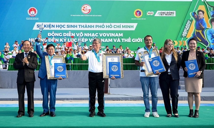 Đồng diễn võ nhạc Vovinam 60.000 học sinh chính thức xác lập kỷ lục kép Việt Nam và thế giới