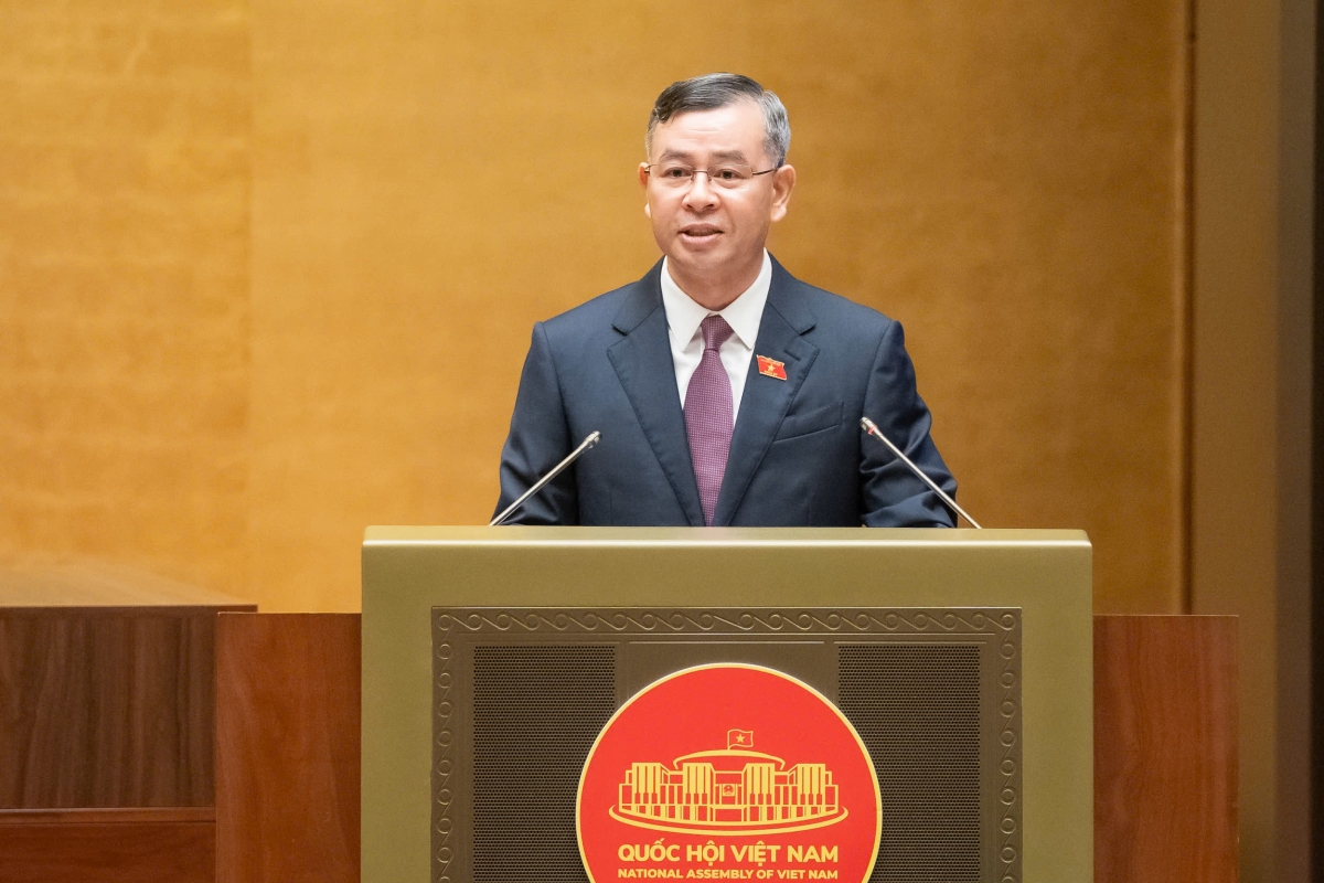 Ông Ngô Văn Tuấn, Tổng kiểm toán Nhà nước trình bày Báo cáo trước Quốc hội sáng ngày 3/12.