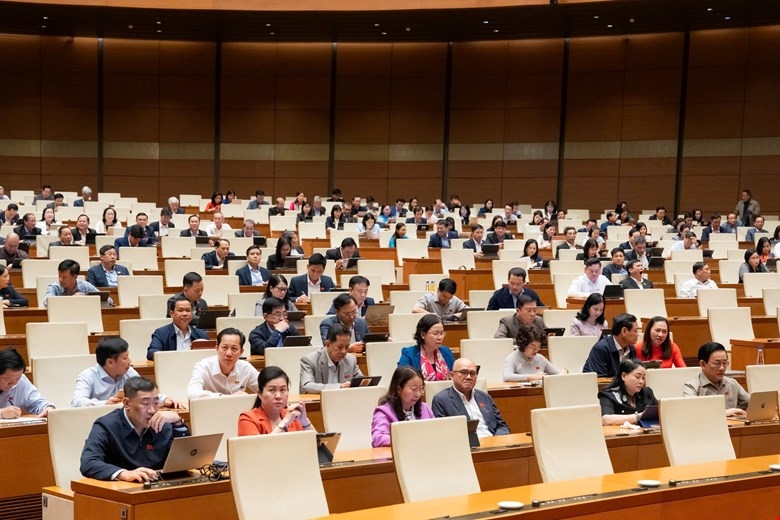 Phiên họp tại hội trường Kỳ họp thứ 10, ngày 3/12/2025.
