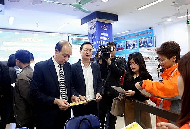 Lãnh đạo sở Nội vụ Hà Nội động viên doanh nghiệp và người lao động tại phiên GDVL.