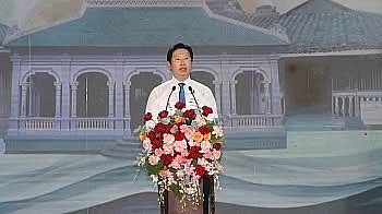 Ông Huỳnh Minh Tuấn, Phó Chủ tịch UBND tỉnh Đồng Tháp phát biểu khai mạc Lễ hội Văn hóa – Du lịch Làng cổ Đông Hòa Hiệp lần thứ VI năm 2025