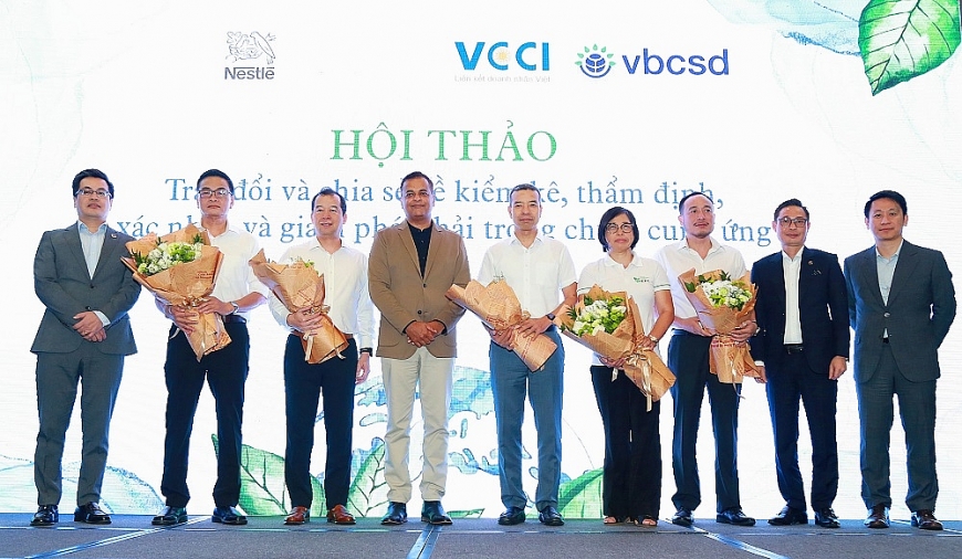 Nestlé Việt Nam đã và đang phối hợp cùng VBCSD và các đối tác triển khai nhiều chương trình đào tạo, phổ biến kiến thức về ESG, cập nhật khung pháp lý và chia sẻ kinh nghiệm cho CSI 100 và các doanh nghiệp