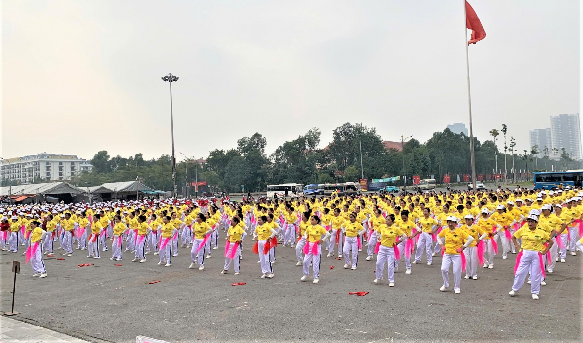 Hơn 2.000 NCT tỉnh Bắc Ninh tham gia đồng diễn