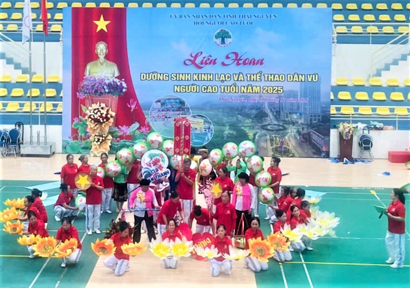 Thấy gì từ Liên hoan Thể dục Dưỡng sinh - Dân vũ NCT 2025?