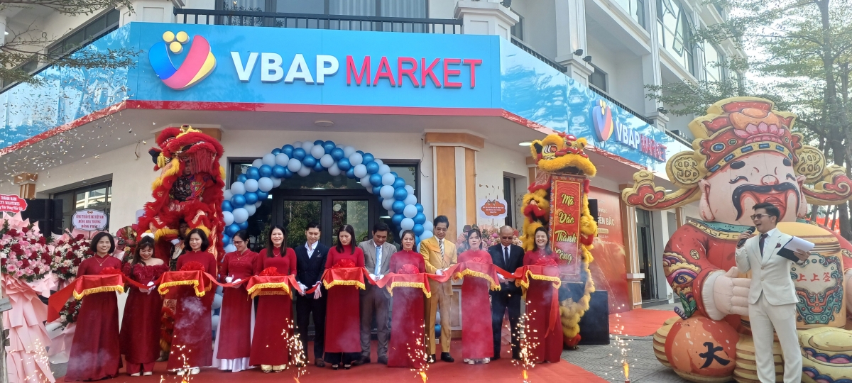 Lễ cắt băng khai chương Văn phòng Halotimes miền Bắc tại Lô 29, Khu Sing Garden, Từ Sơn, Bắc Ninh.