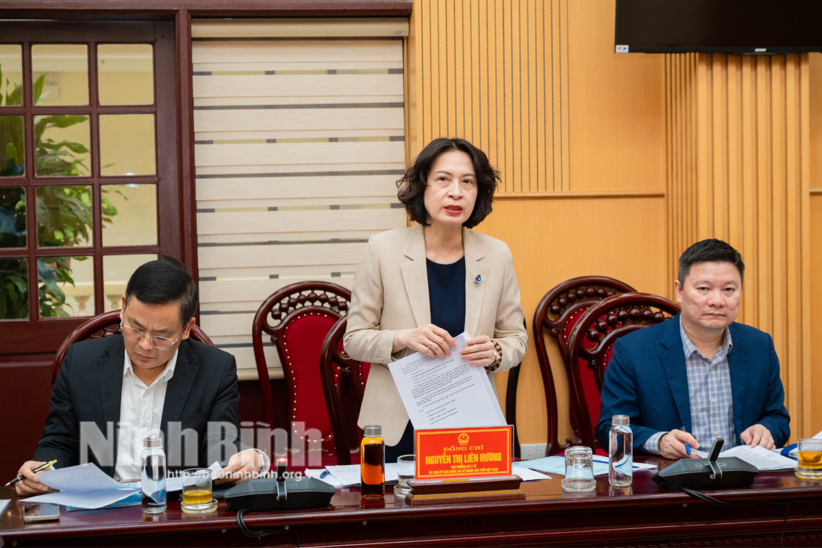 Vừa qua, trong chuyến công tác tại Ninh Bình, đoàn Bộ Y tế do Thứ trưởng Nguyễn Thị Liên Hương dẫn đầu đã kiểm tra toàn diện việc triển khai Luật Người cao tuổi, đánh giá mô hình chăm sóc và phát huy vai trò người cao tuổi, đồng thời nêu rõ các nhiệm vụ trọng tâm địa phương cần hoàn thiện trong thời gian tới.