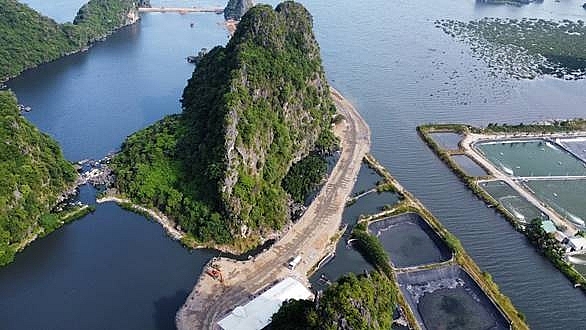 Đường vào khu đô thị 10B Quang Hanh.