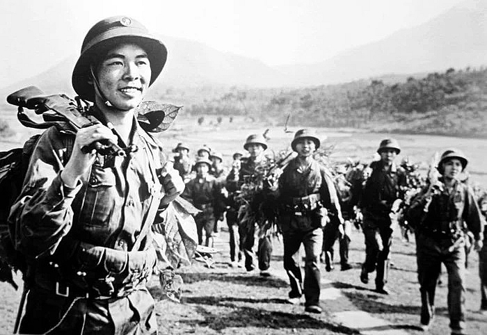 Vang mãi những bài ca về Bộ đội cụ Hồ