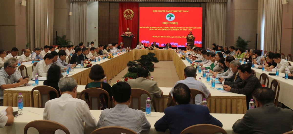 4.	Quang cảnh hội nghị