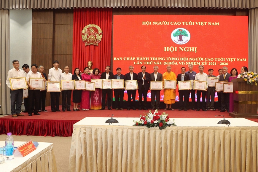 Người cao tuổi nêu cao đuốc sáng Diên Hồng, góp phần xây dựng đất nước giàu mạnh