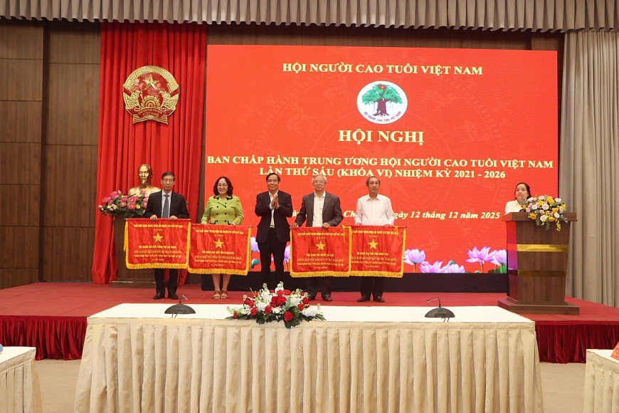 Người cao tuổi nêu cao đuốc sáng Diên Hồng, góp phần xây dựng đất nước giàu mạnh