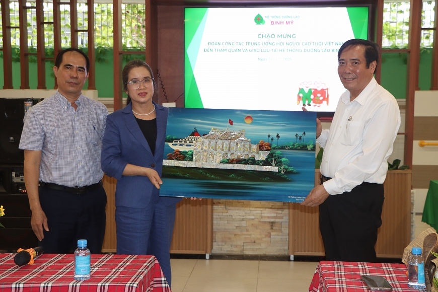 Đoàn công tác Hội Người cao tuổi Việt Nam tham quan Hệ Thống Dưỡng Lão Bình Mỹ