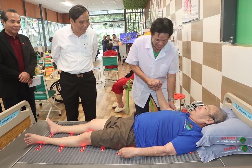 Đoàn công tác Hội Người cao tuổi Việt Nam tham quan Hệ Thống Dưỡng Lão Bình Mỹ