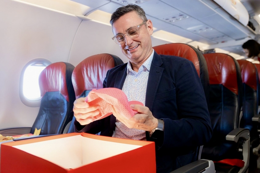 Khi mùa lễ hội chạm đến bầu trời: Vietjet dành tặng hành khách nhiều món quà bất ngờ ý nghĩa