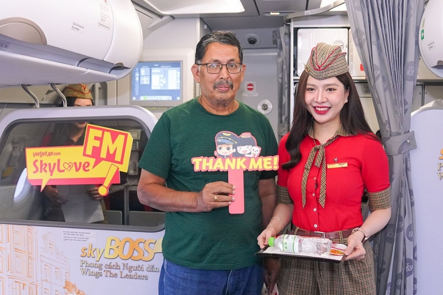 Khi mùa lễ hội chạm đến bầu trời: Vietjet dành tặng hành khách nhiều món quà bất ngờ ý nghĩa