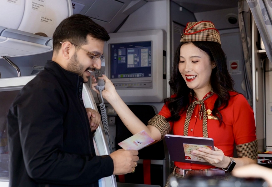 Khi mùa lễ hội chạm đến bầu trời: Vietjet dành tặng hành khách nhiều món quà bất ngờ ý nghĩa