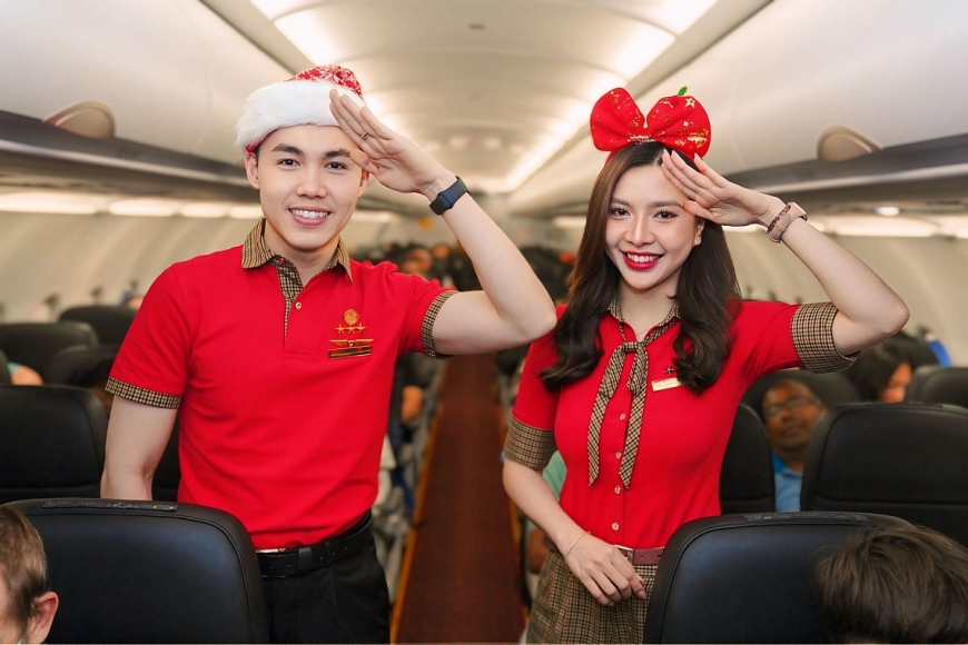 Không gian rực rỡ sắc màu, đặc sắc Giáng sinh tại văn phòng Vietjet