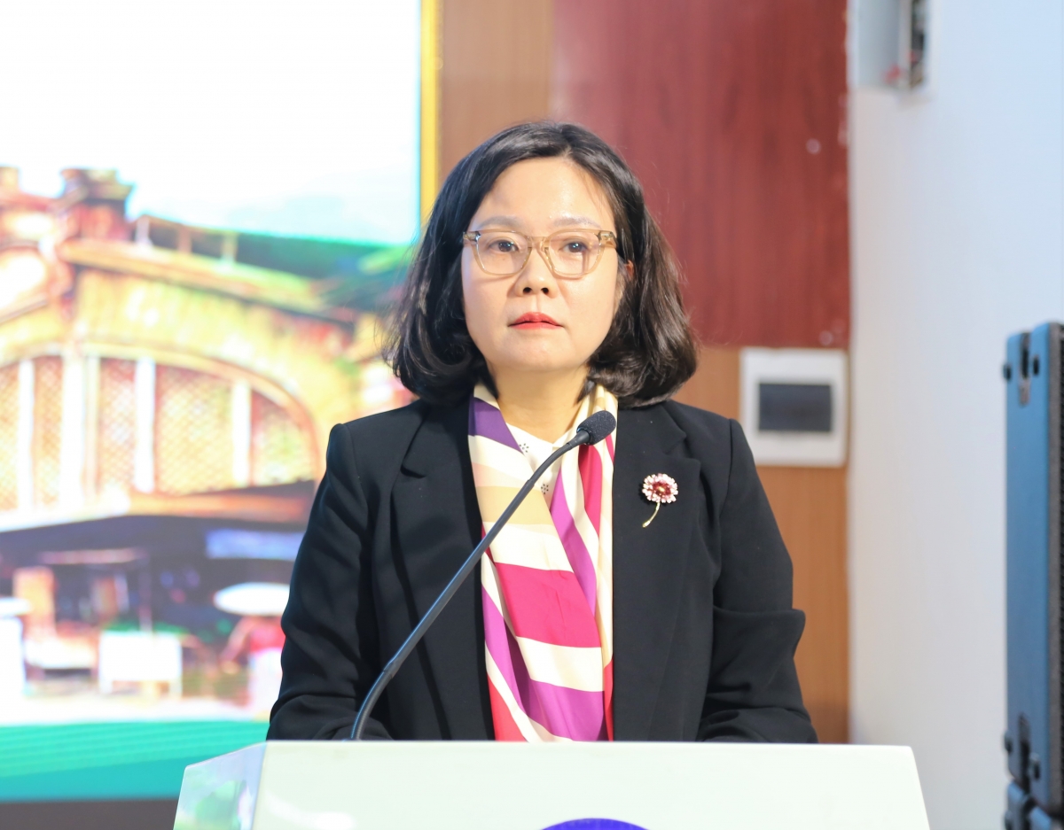 Bà Lê Thị Ánh Mai phát biểu tại cuộc họp báo