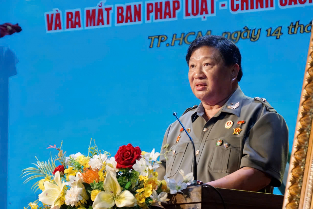 Ông Nguyễn Tiến Chương, Phó Tổng Biên tập Tạp chí Tinh hoa Đất Việt, Phó Chủ tịch CLB TTNLPN, Trưởng Ban Pháp luật – Chính sách – Người có công phát biểu tại buổi lễ.