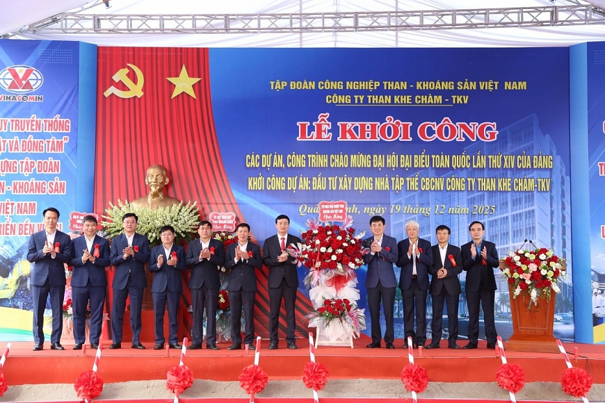 Dự án Đầu tư xây dựng Nhà tập thể CBCNV Công ty Than Khe Chàm - TKV là một trong số 237 công trình, dự án quy mô lớn trên phạm vi toàn quốc được Chính phủ lựa chọn khánh thành, khởi công chào mừng Đại hội Đại biểu toàn quốc lần thứ XIV của Đảng.