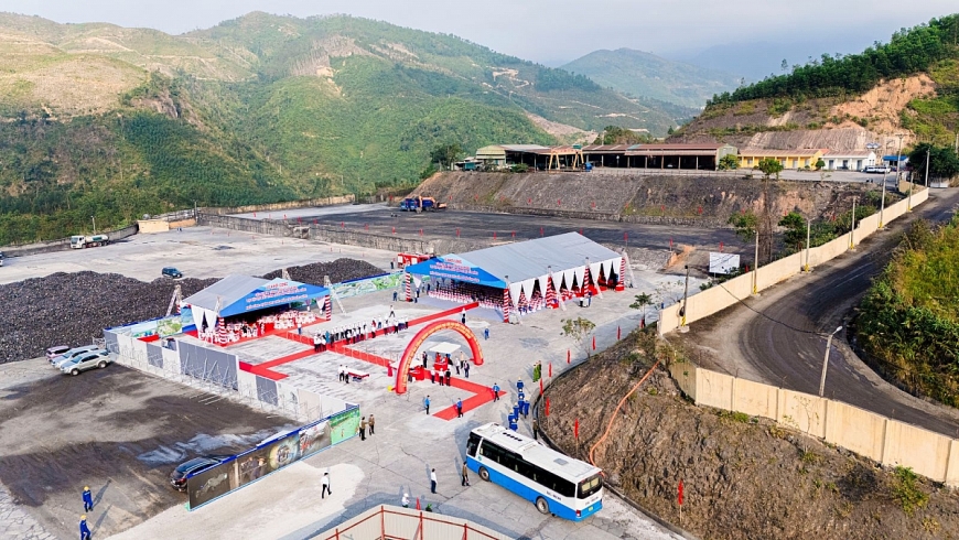 Toàn cảnh khai thác hầm lò mỏ Đồng Vông.