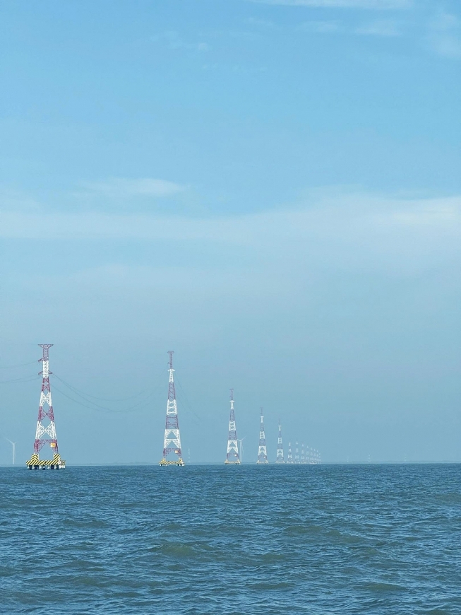 Kéo điện lưới quốc gia ra Côn Đảo.