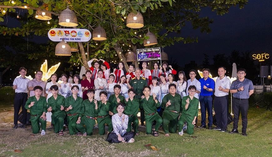 Âm nhạc cách mạng khơi dậy ký ức, hun đúc trách nhiệm thế hệ trẻ tại chương trình “Tự hào tuổi trẻ Tân Hưng”