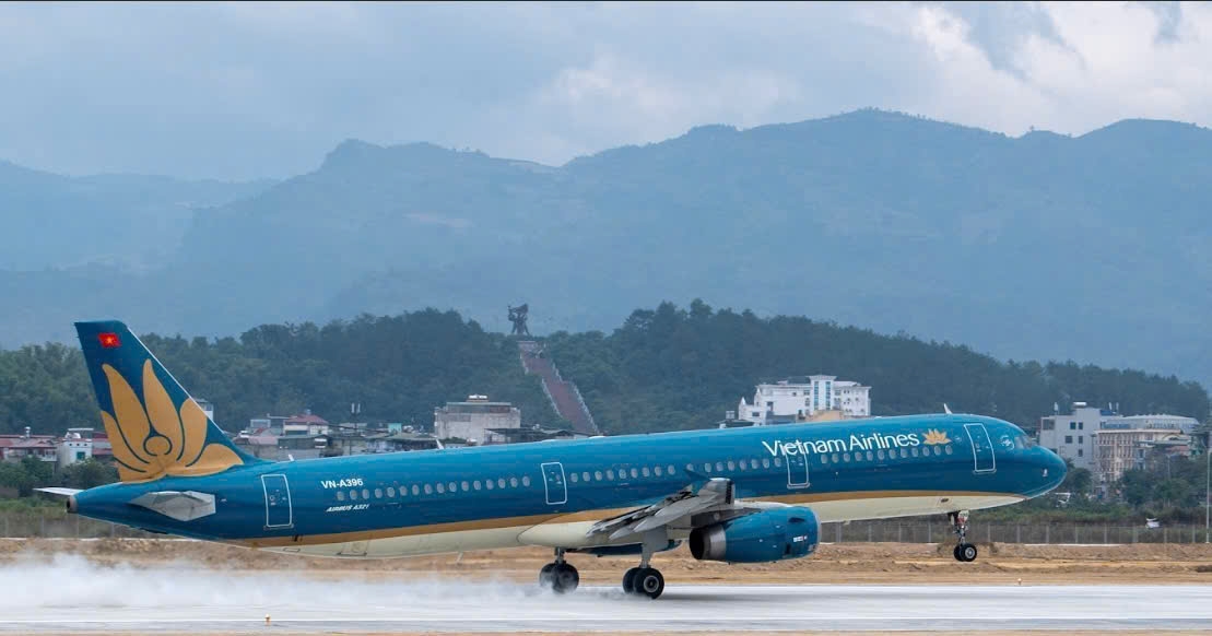 Máy bay A321 của Vietnam Airlines tại Cảng hàng không Điện Biên