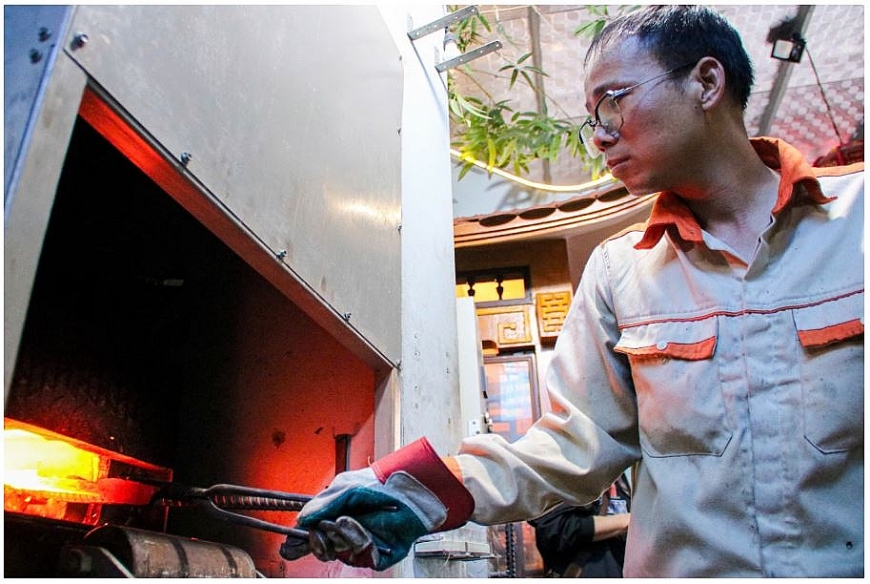 Lê Ngọc Lâm quyết định “bỏ phố về làng” âm thầm giữ lửa làng rèn Đa Sỹ cho nghề của cha ông