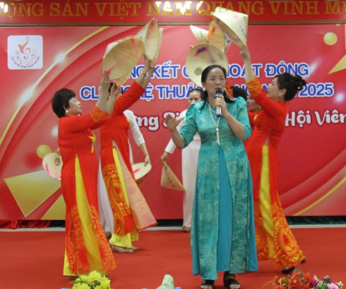 CLB Nghệ thuật Hà Nội: Nơi giữ lửa đam mê, niềm vui sống của người cao tuổi