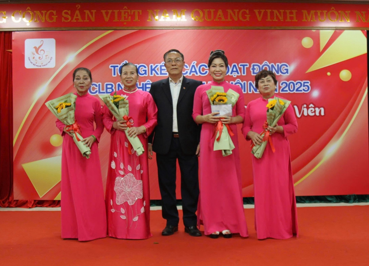 CLB Nghệ thuật Hà Nội: Nơi giữ lửa đam mê, niềm vui sống của người cao tuổi