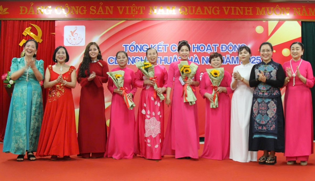 CLB Nghệ thuật Hà Nội: Nơi giữ lửa đam mê, niềm vui sống của người cao tuổi