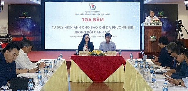 Quang cảnh buổi tọa đàm.