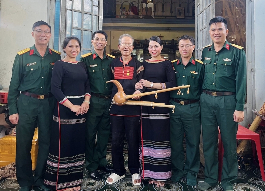 bầu trời văn hóa Ê Đê