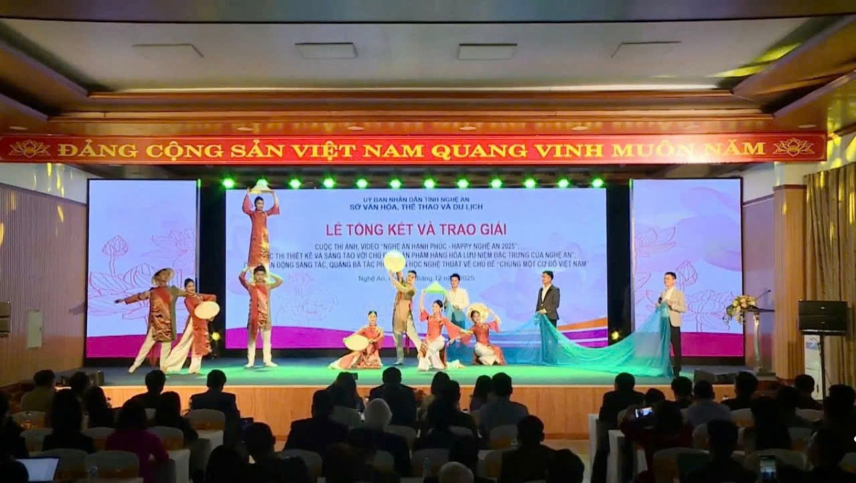 Tiết mục văn nghệ tại buổi lễ trao giải tôn vinh hoạt động sáng tạo năm 2025