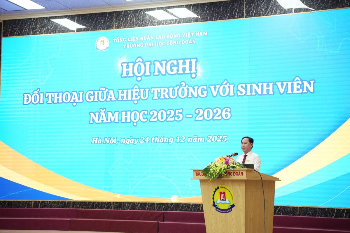 PGS.TS Lê Mạnh Hùng - Hiệu trưởng Nhà trường giải đáp các ý kiến