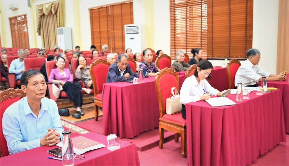 Các đại biểu tham dự hội nghị