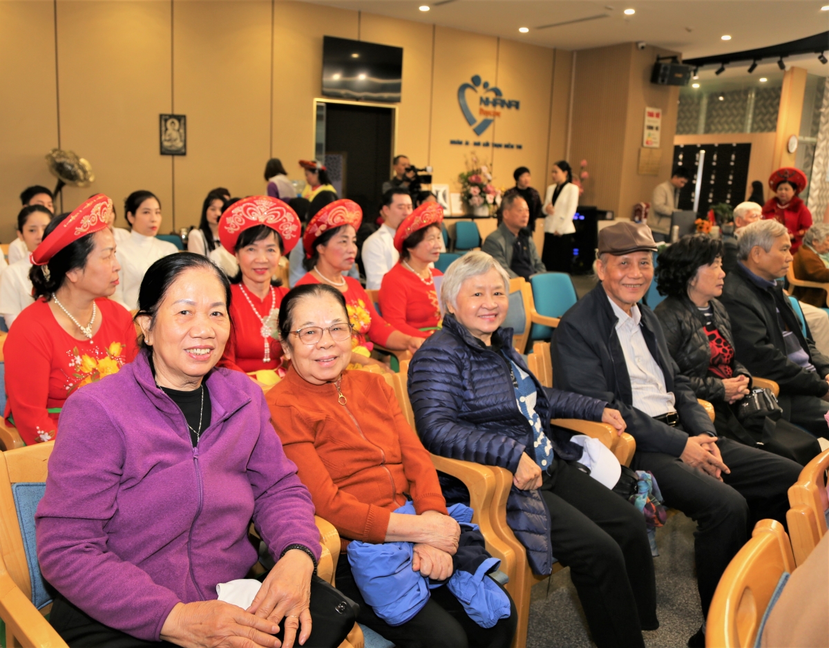 Đông đảo NCT tham gia Diễn đàn tuổi bạc số 12 tại Trung tâm Chăm sóc NCT Nhân Ái