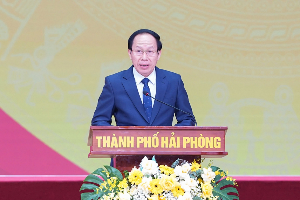 Đồng chí Lê Tiến Châu, Ủy viên Trung ương Đảng, Bí thư Thành ủy, Trưởng đoàn Đoàn đại biểu Quốc hội Hải Phòng phát biểu.