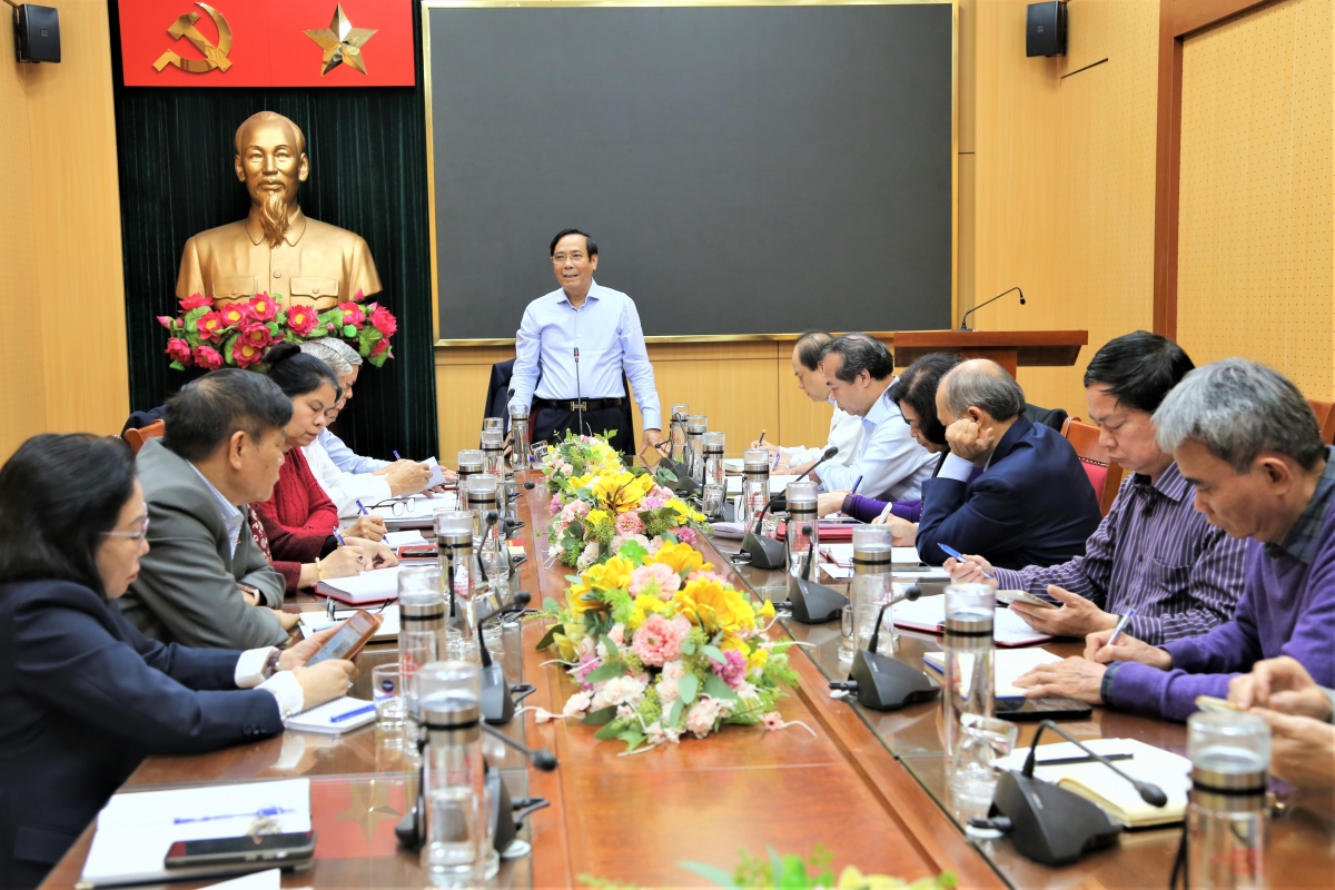 Quang cảnh cuộc họp Thường trực Trung ương Hội triển khai một số nhiệm vụ trọng tâm, trong đó có công tác chuẩn bị Đại hội VII Hội NCT Việt Nam