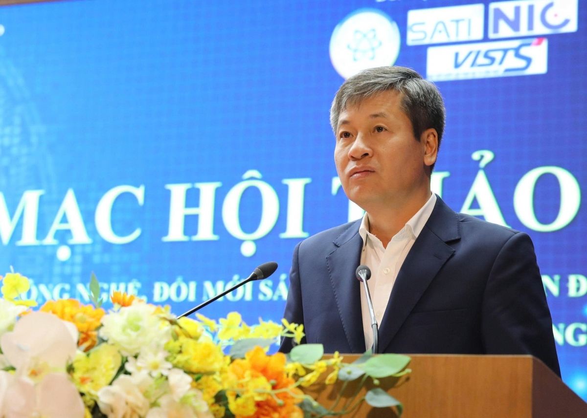 Phó Chủ tịch UBND tỉnh Lào Cai Ngô Hạnh Phúc phát biểu tại hội thảo.