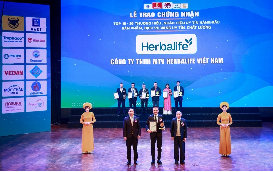 Herbalife được vinh danh tại Top 10 Thương hiệu, nhãn hiệu uy tín hàng đầu Việt Nam 2025