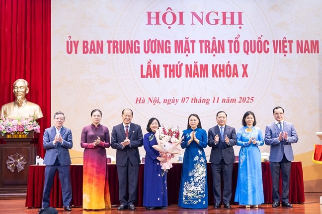 Ngày 7/11, tại Hội nghị Ủy ban Trung ương Mặt trận Tổ quốc Việt Nam lần thứ 5, khóa X đã hiệp thương cử bà Bùi Thị Minh Hoài, Ủy viên Bộ Chính trị, Bí thư Trung ương Đảng, Bí thư Đảng ủy Mặt trận Tổ quốc, các đoàn thể Trung ương tham gia Ủy ban, Đoàn Chủ tịch và giữ chức Chủ tịch Ủy ban Trung ương Mặt trận Tổ quốc Việt Nam khóa X, nhiệm kỳ 2024 - 2029