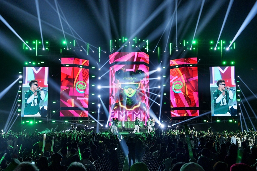 Không khí sôi động, khán giả “cháy” hết mình tại E-Gen Ecopark Countdown 2026