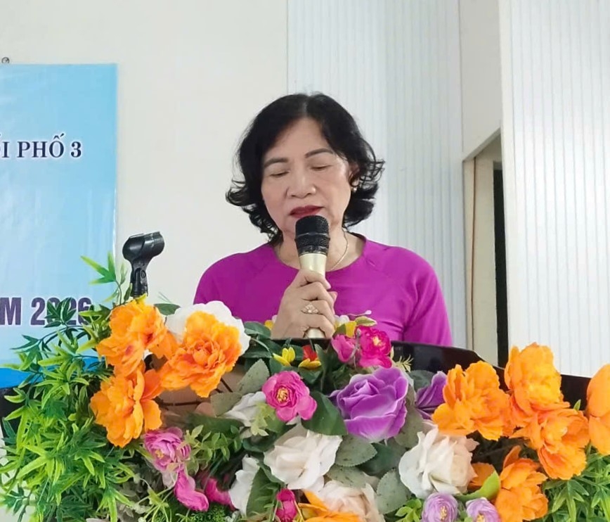 Đoàn Thị Hoa . Chủ nhiệm CLB LTHTGN khối 3 xã Núi Thành